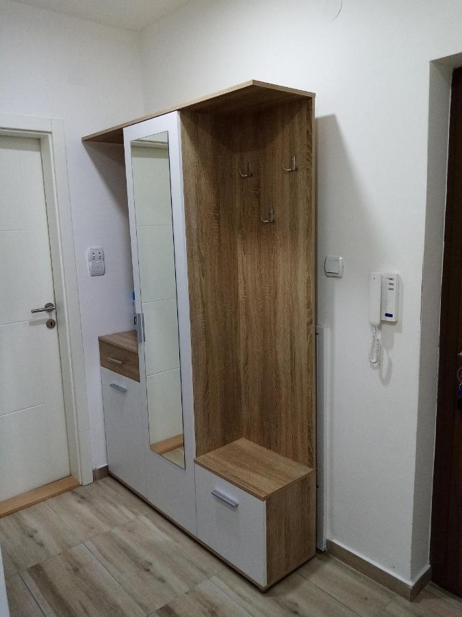 Apartman Maca Apartment Пирот Екстериор снимка