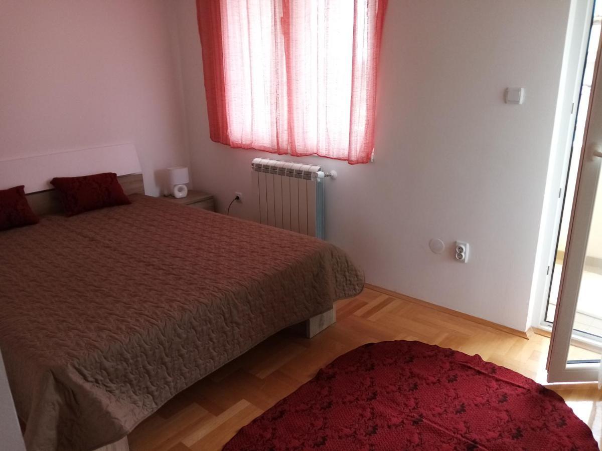 Apartman Maca Пирот Екстериор снимка