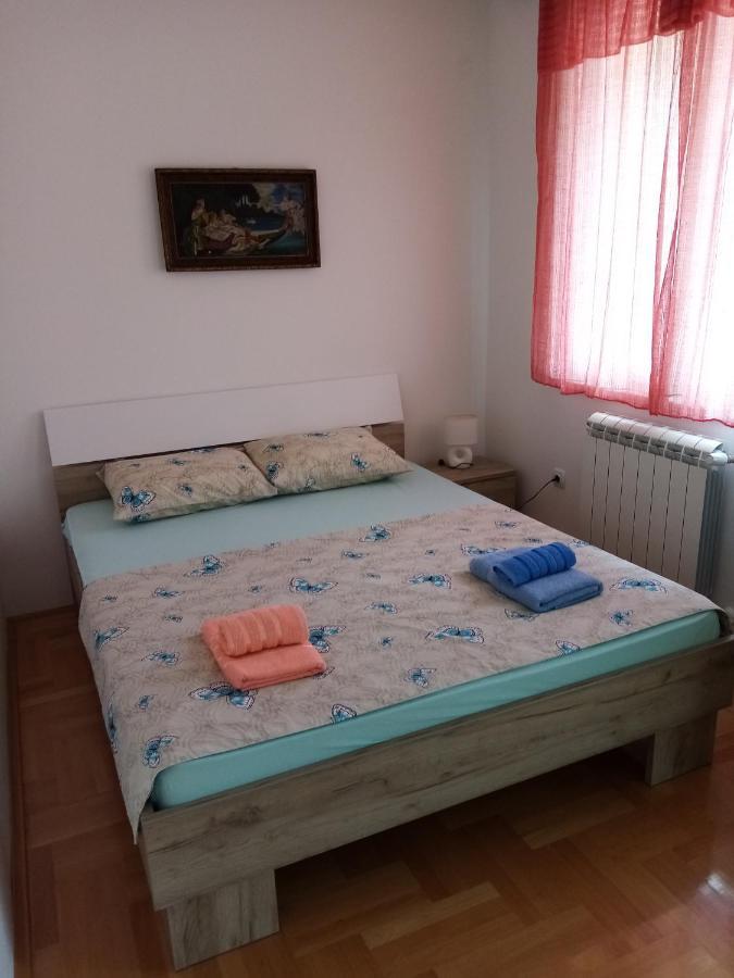 Apartman Maca Пирот Екстериор снимка