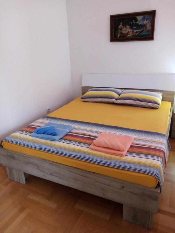 Apartman Maca Пирот Екстериор снимка